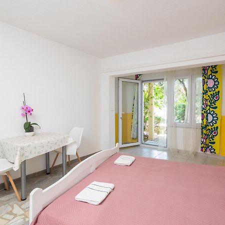 Apartments Roza Omiš Екстериор снимка