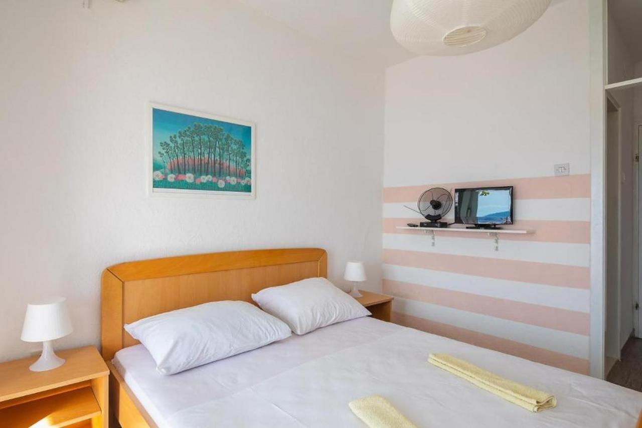 Apartments Roza Omiš Екстериор снимка