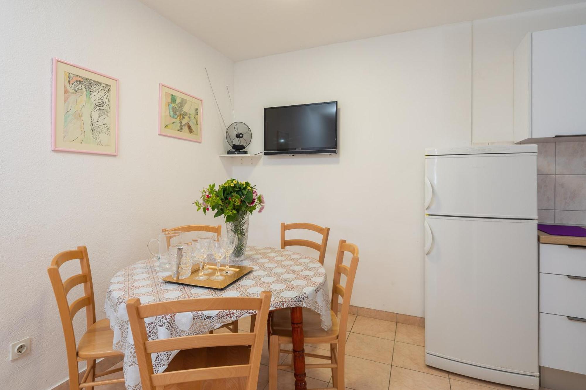 Apartments Roza Omiš Екстериор снимка
