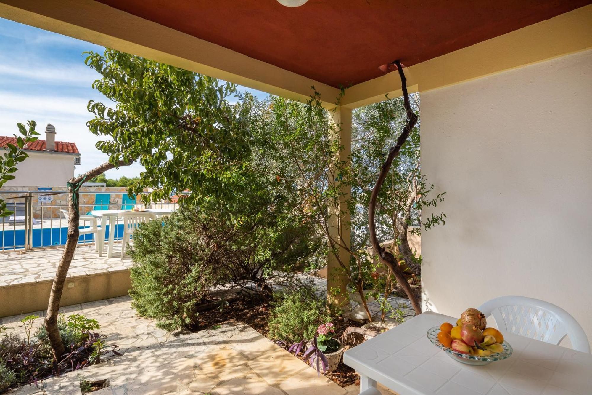Apartments Roza Omiš Екстериор снимка