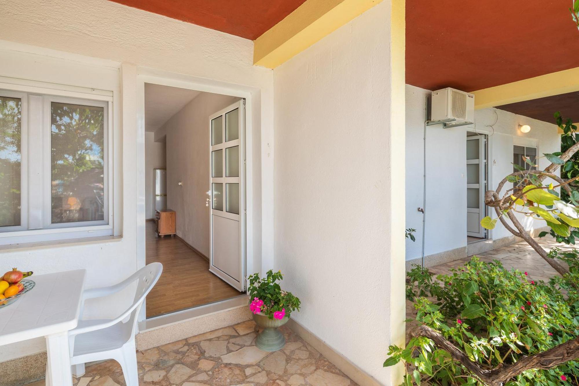 Apartments Roza Omiš Екстериор снимка