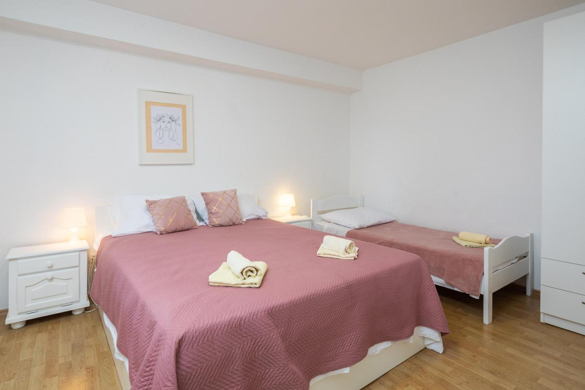 Apartments Roza Omiš Екстериор снимка