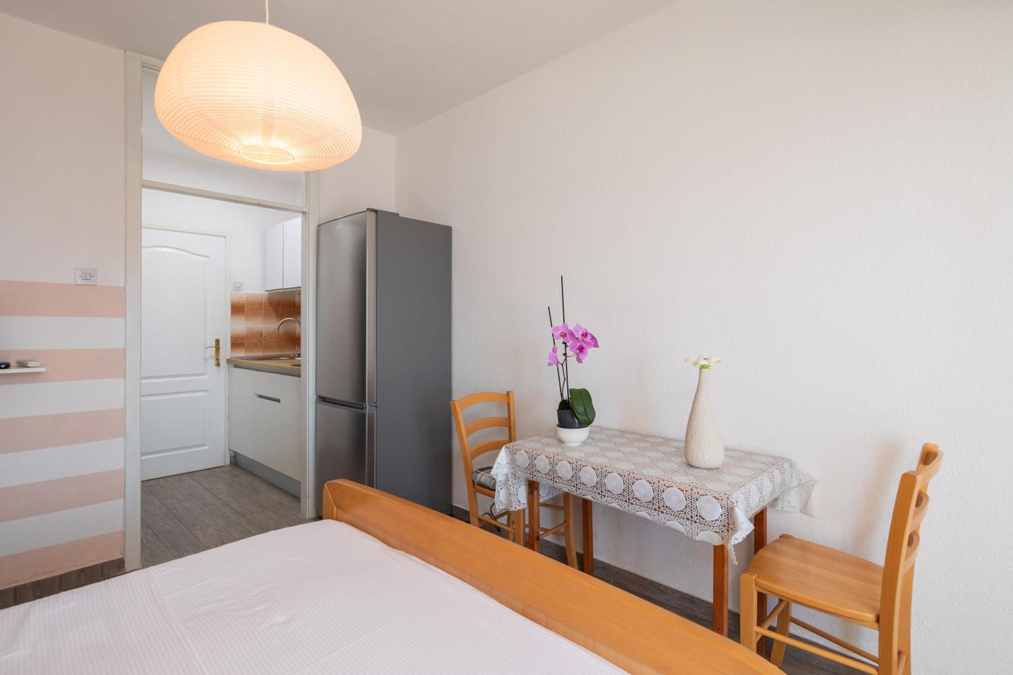 Apartments Roza Omiš Екстериор снимка