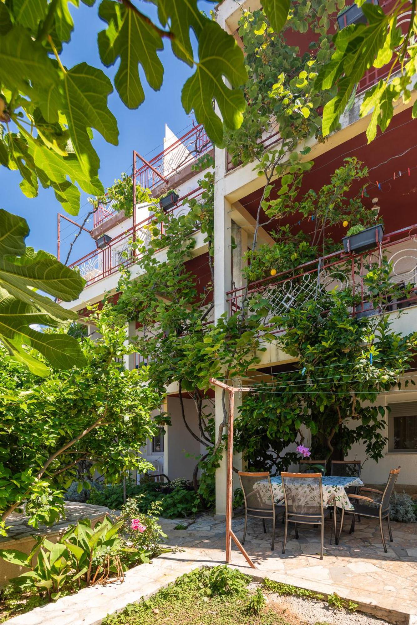 Apartments Roza Omiš Екстериор снимка
