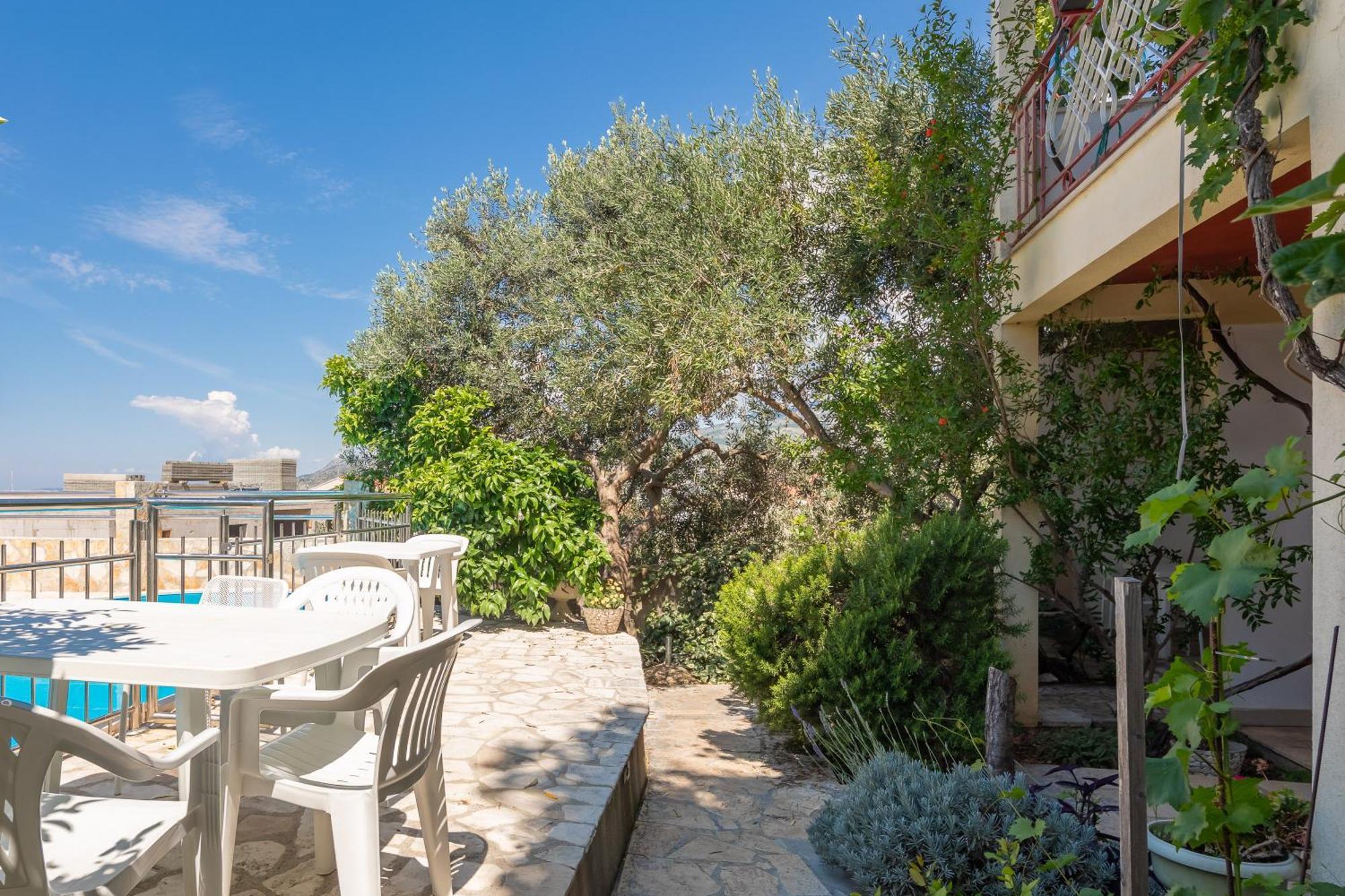 Apartments Roza Omiš Екстериор снимка
