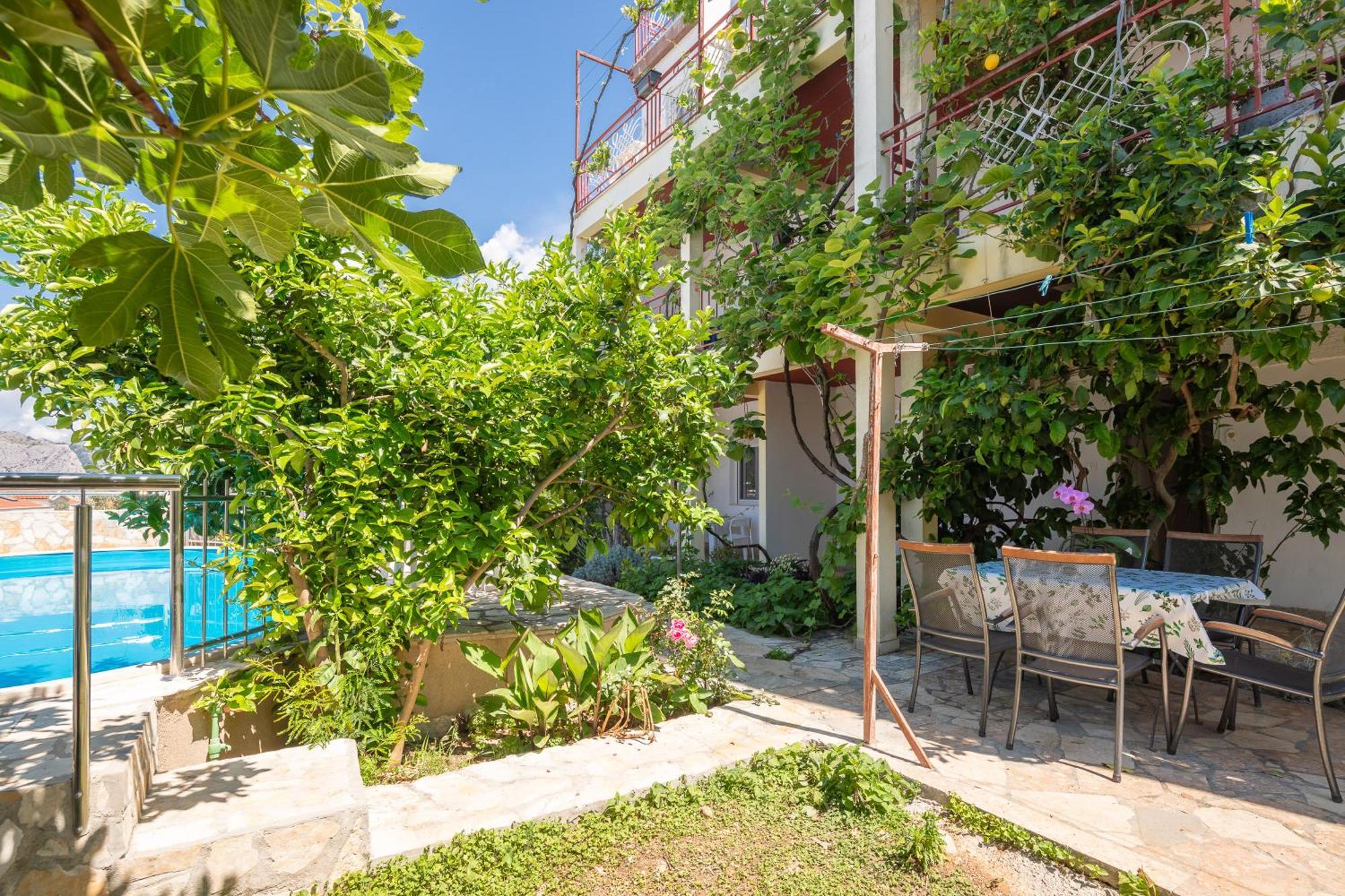 Apartments Roza Omiš Екстериор снимка